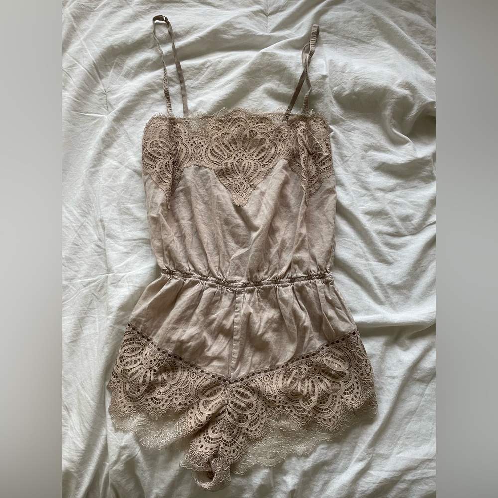 Victoria's Secret Dream Angels Nude Crochet Lace Romper (Small)